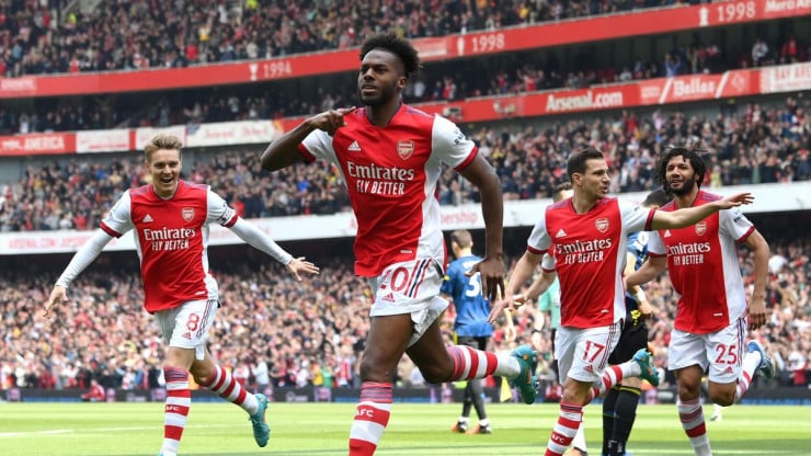 Soccer sports betting US - Arsenal celebrate goal