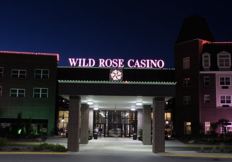 Wild Rose Casino Emmetsburg is a replica of the iconic Waverley Hotel